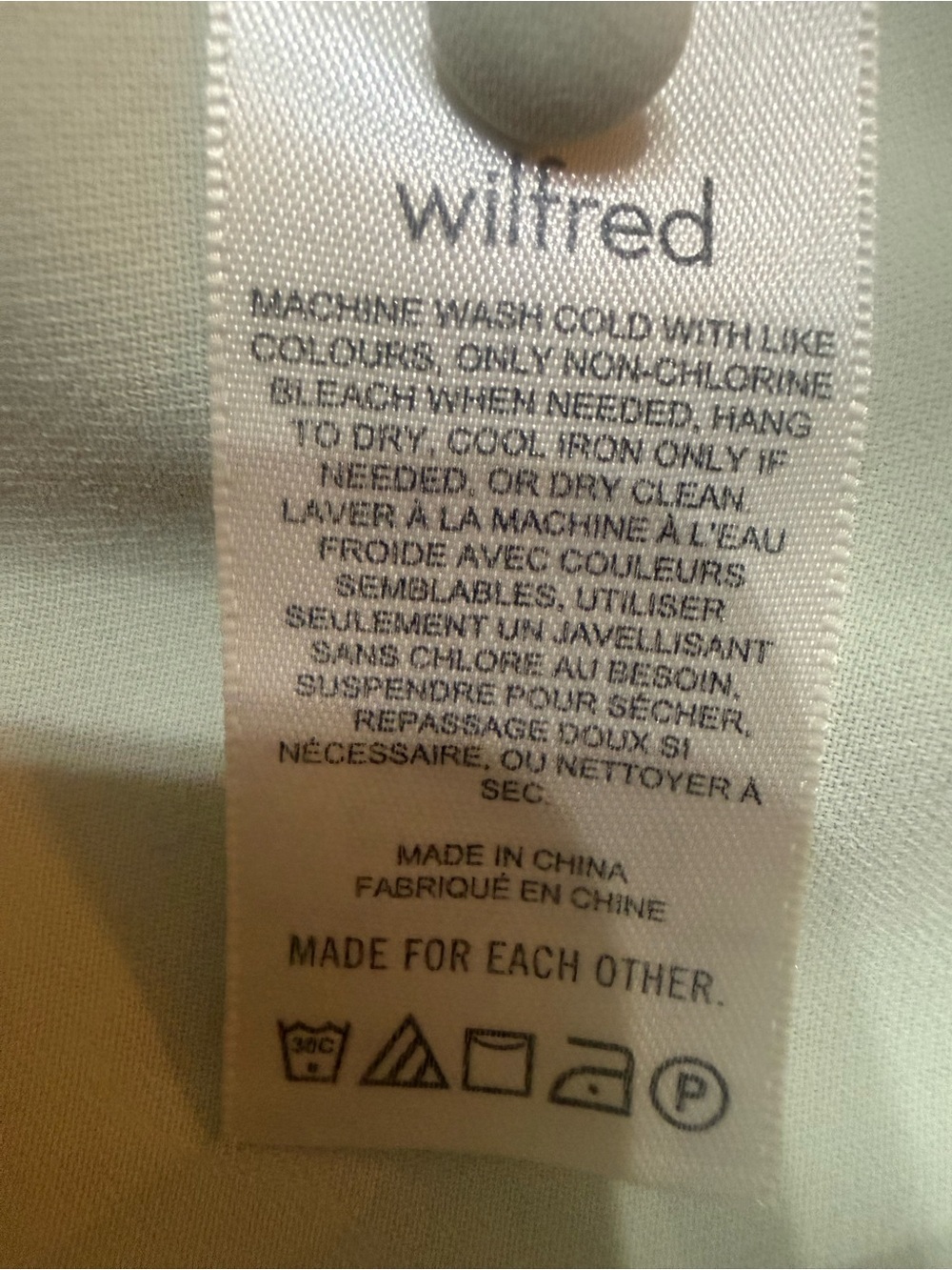 Wilfred by Aritzia Ava Matte Satin Keyhole Blouse in Light Birch L - Picture 5 of 6